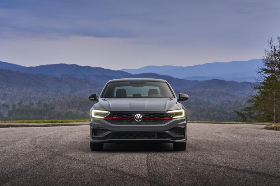  Volkswagen Jetta GLI 35th Anniversary 2019 года  (NA) (фото 20 из 44)